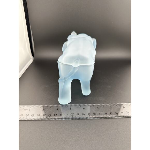 Vintage Tiara Indiana Glass Satin Blue Frosted Elephant Lidded Trinket Box - Picture 8 of 10